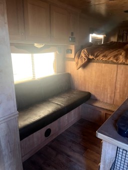 821f7b8c-1332-4581-a7b2-adb426566319