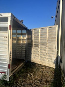 d0b2145b-0498-4ca7-9cd3-fd1d9f81efab